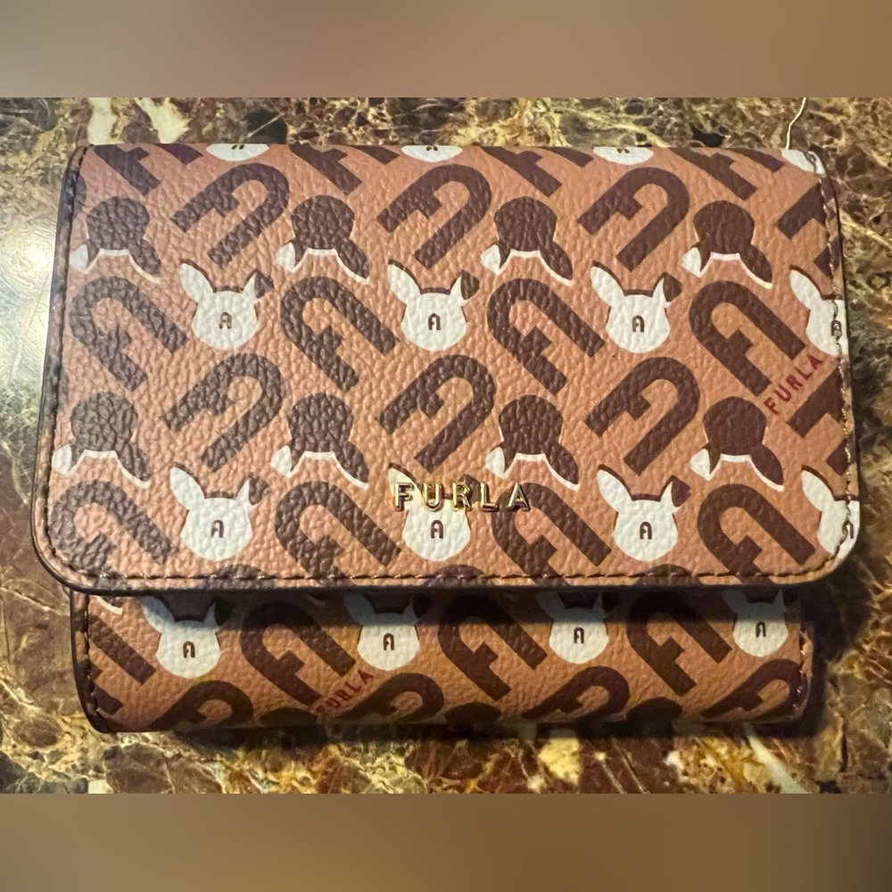 Furla brand new monogram Toni Carmella wallet
